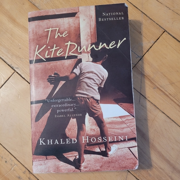 Variety of books - Picture 2 of 9